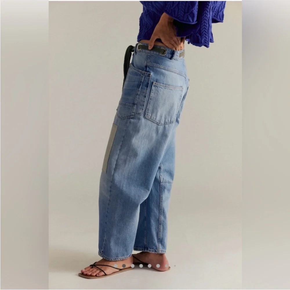 We The Free Moxie Barrel Jeans. Size: 25 - Picture 15 of 16